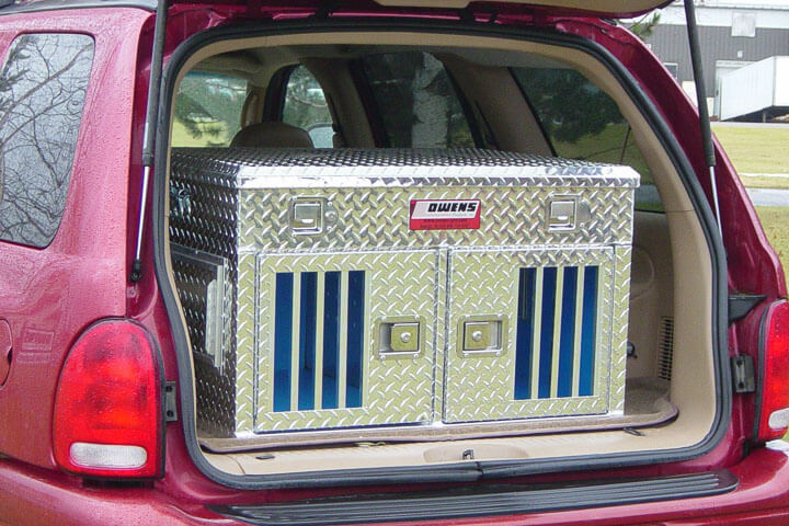 HUNTER SERIES DOUBLE COMPARTMENT WITH TOP STORAGE / 48 W X 36 D X 26 H / SHALLOW / STANDARD VENTS / DIAMOND TREAD ALUMINUM - DOGSWAGI