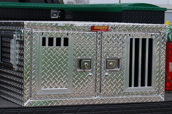 HUNTER SERIES DOUBLE COMPARTMENT WITH TOP STORAGE / 48 W X 36 D X 26 H / SHALLOW / STANDARD VENTS / DIAMOND TREAD ALUMINUM - DOGSWAGI